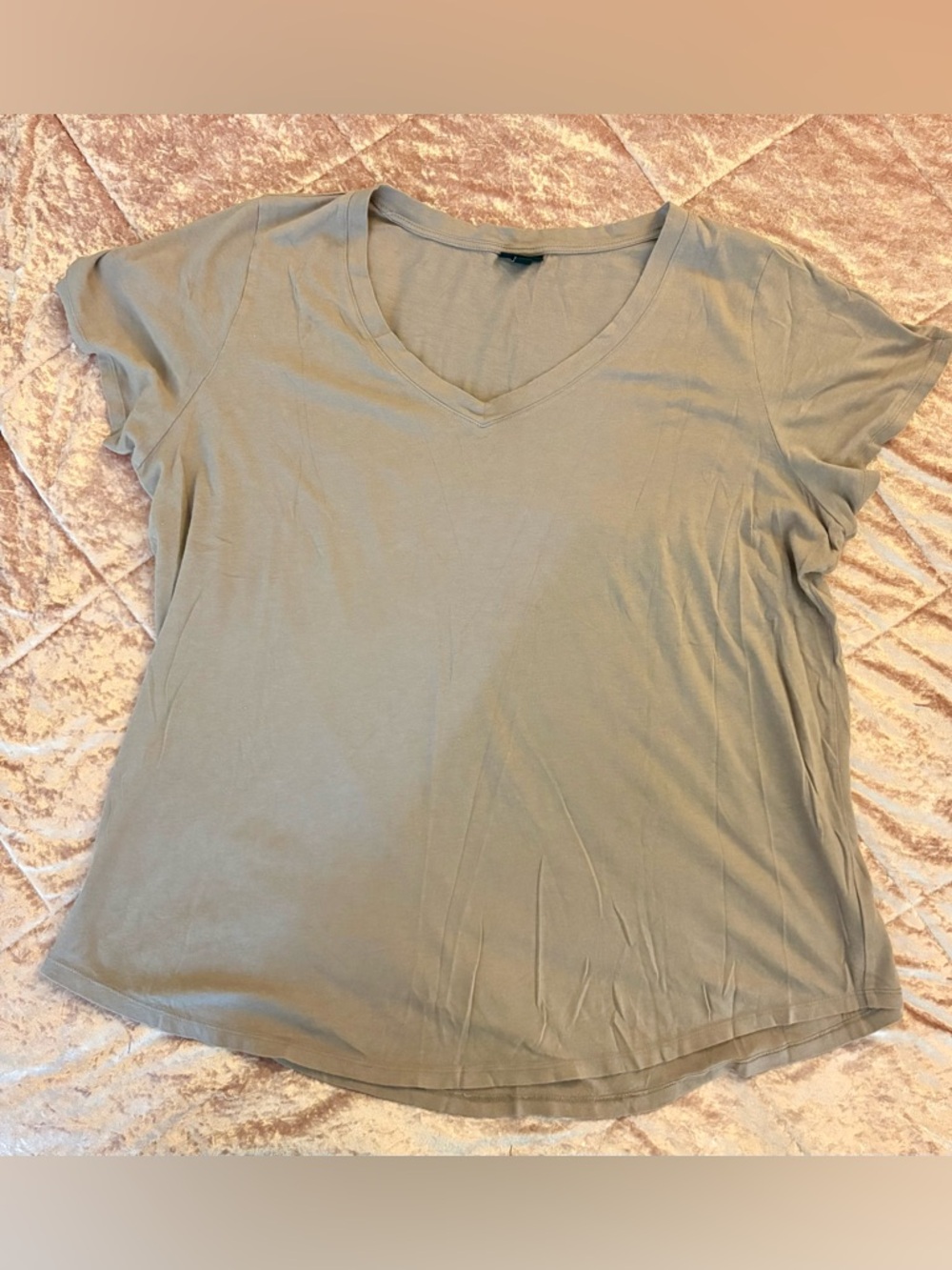 torrid V-Neck Gray Short Sleeve Tee size 3 3X
